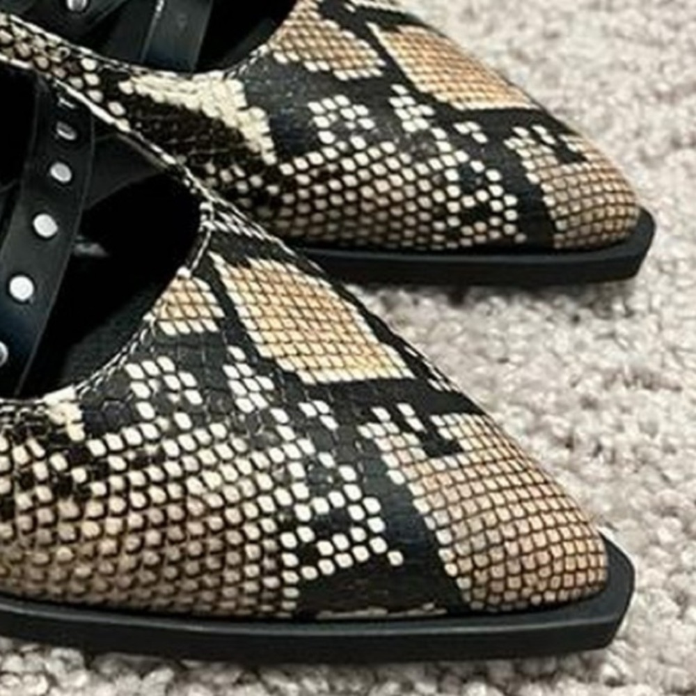Strappy Snake Flats - Picture 6 of 16